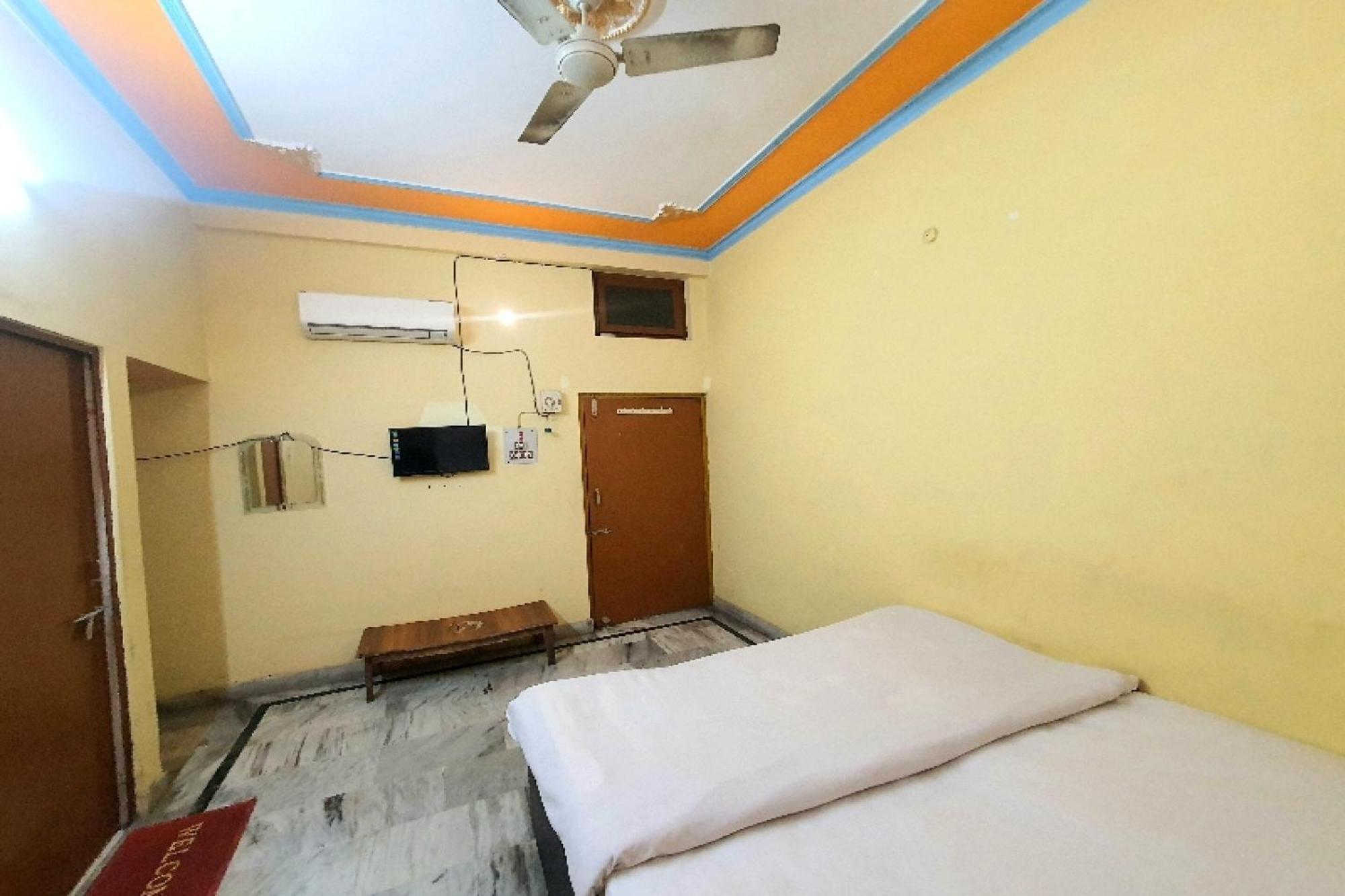 Oyo 80802 Rudra Hotel 3*
