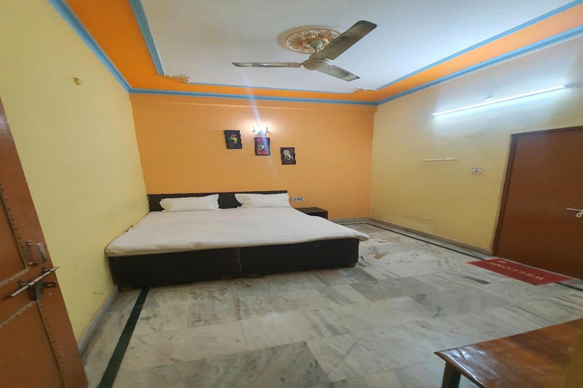 Hotel Oyo 80802 Rudra 3*