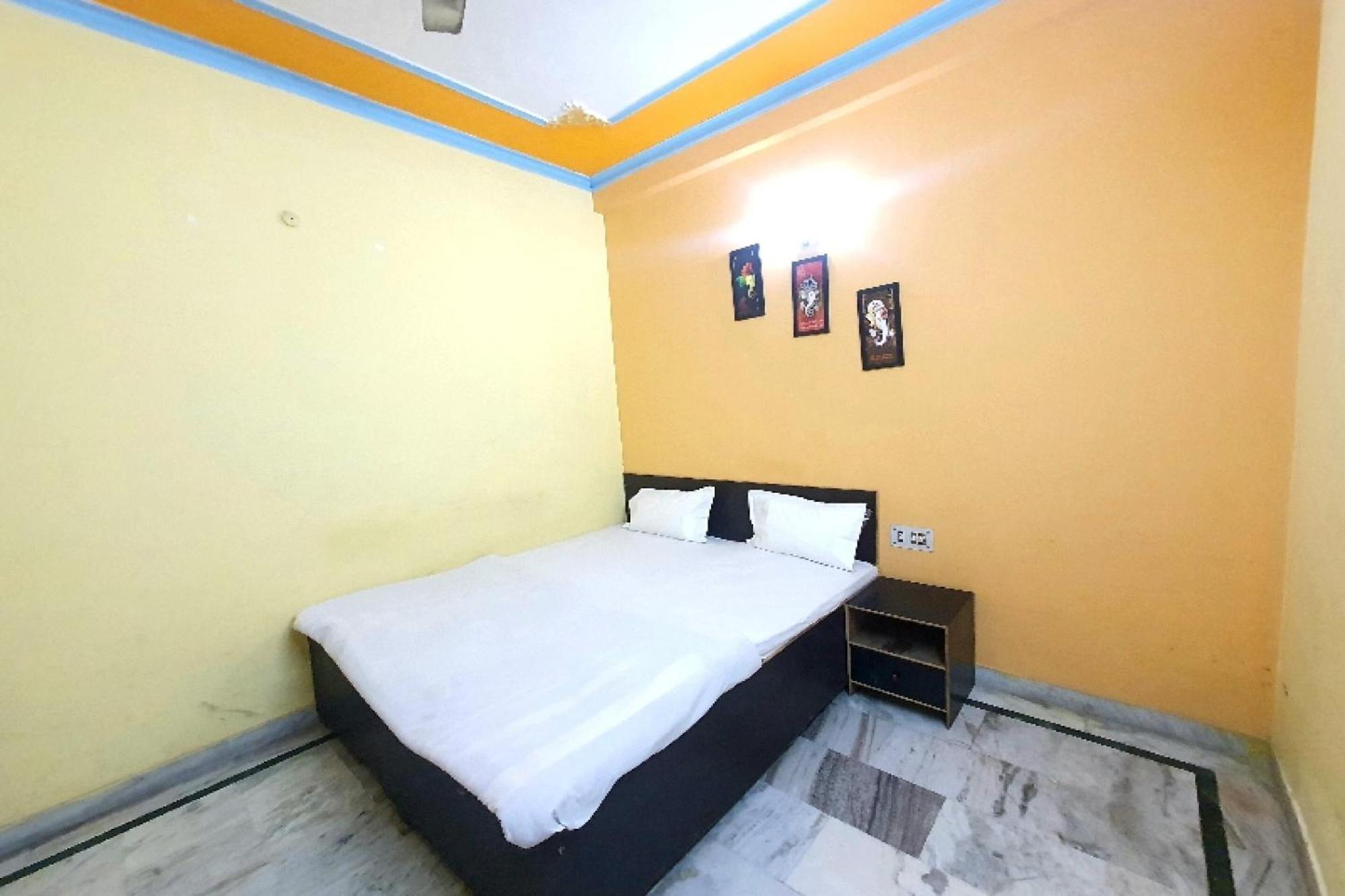 Oyo 80802 Rudra 3*
