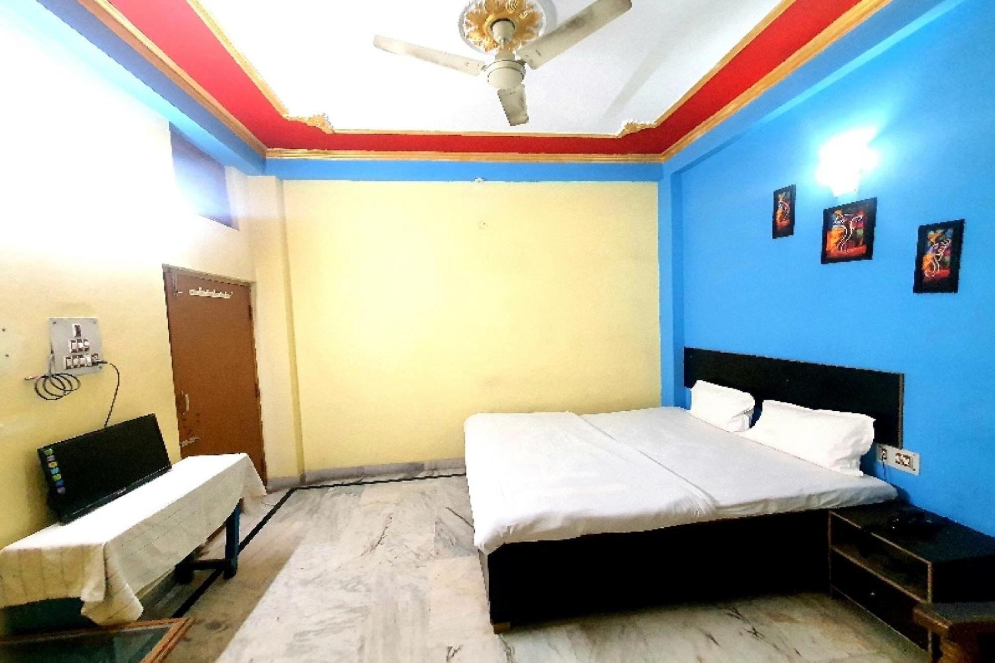 Hotel Oyo 80802 Rudra Varanasi